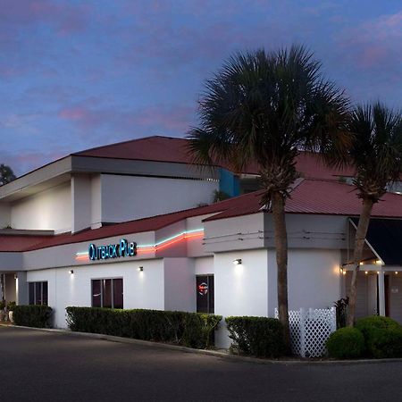 Quality Inn Atlantic Beach-Mayo Clinic Jax Area Bagian luar foto
