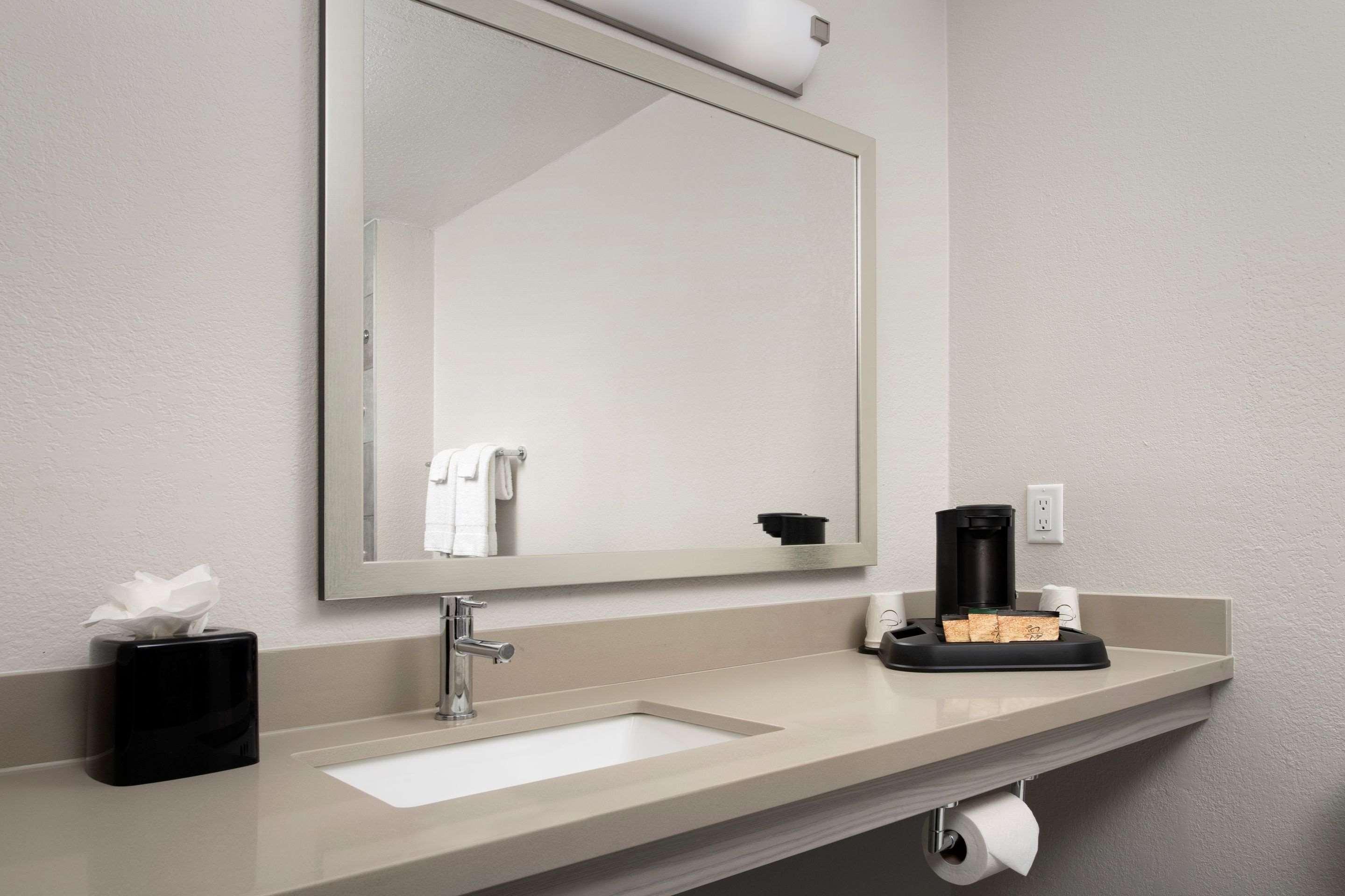 Quality Inn Atlantic Beach-Mayo Clinic Jax Area Bagian luar foto