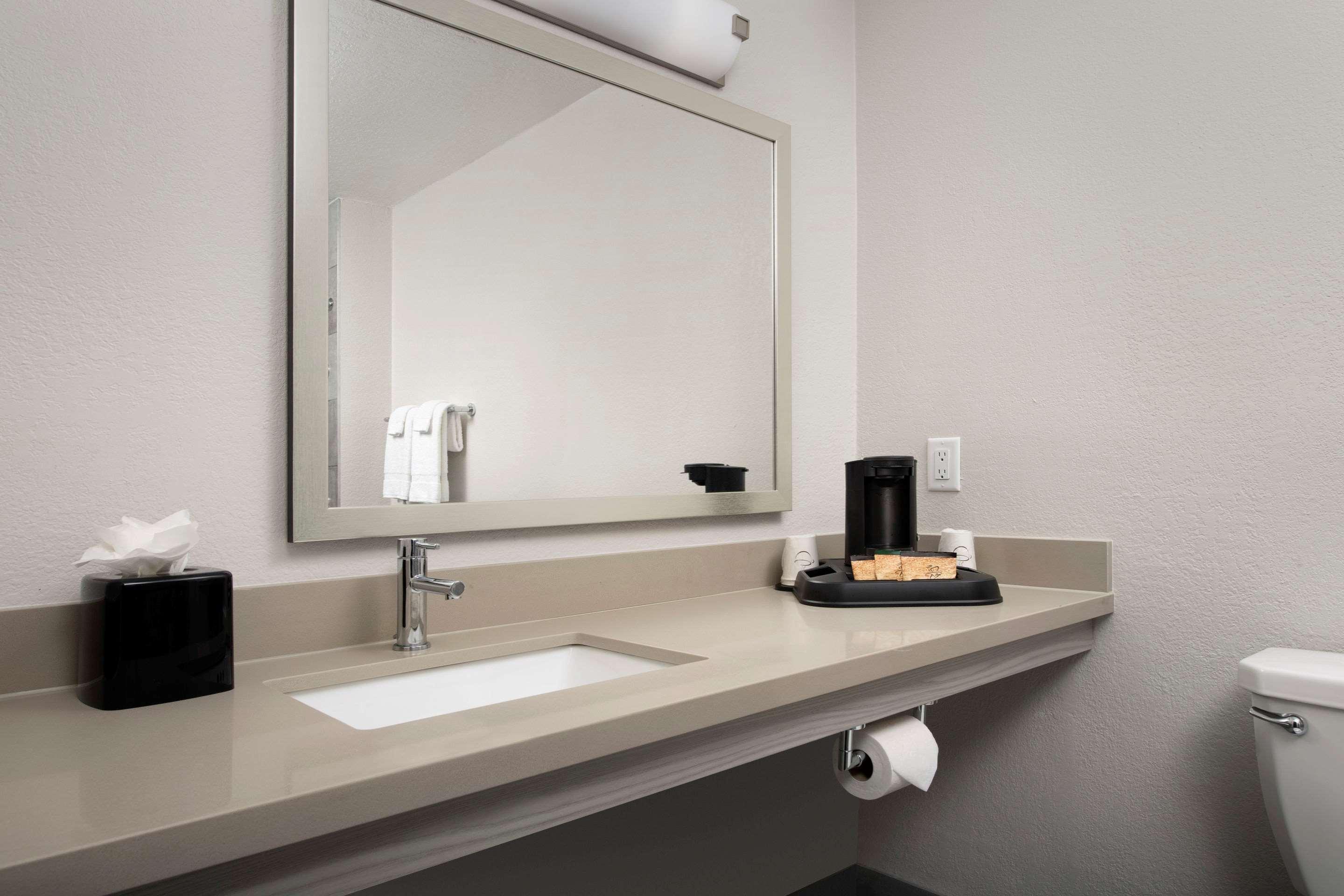 Quality Inn Atlantic Beach-Mayo Clinic Jax Area Bagian luar foto
