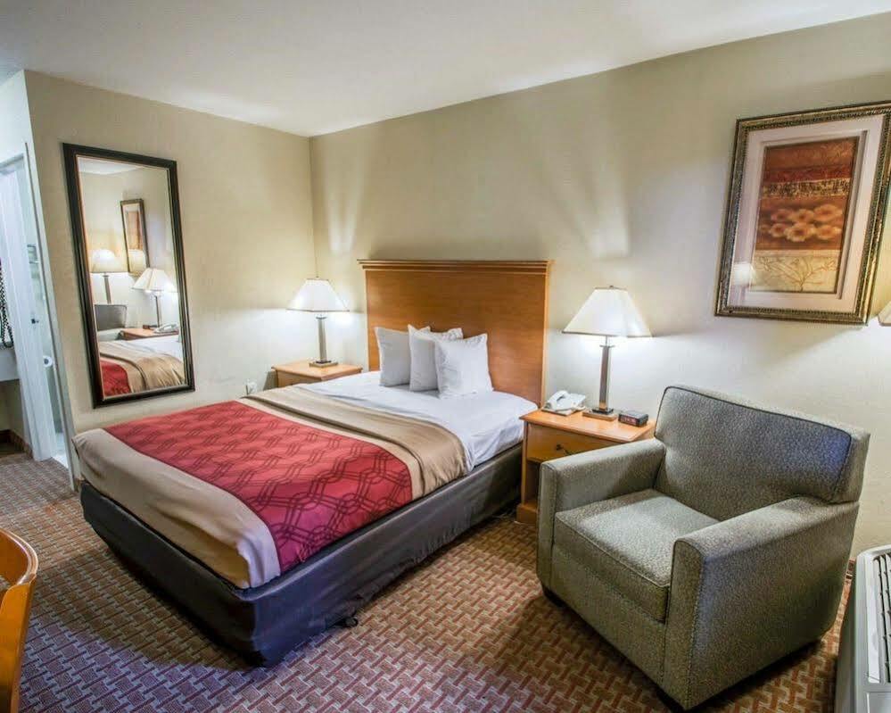 Quality Inn Atlantic Beach-Mayo Clinic Jax Area Bagian luar foto