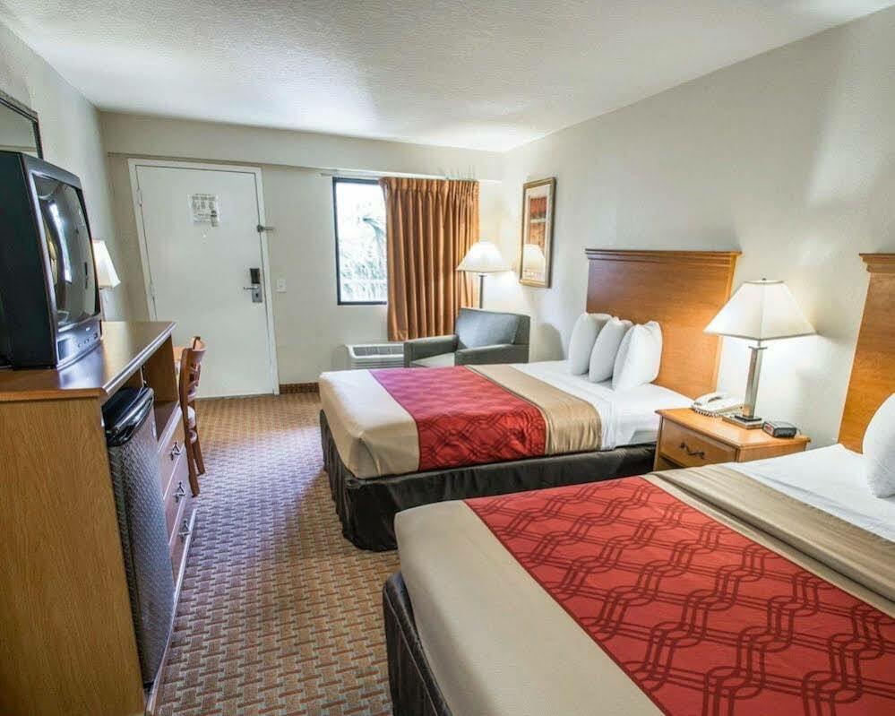 Quality Inn Atlantic Beach-Mayo Clinic Jax Area Bagian luar foto